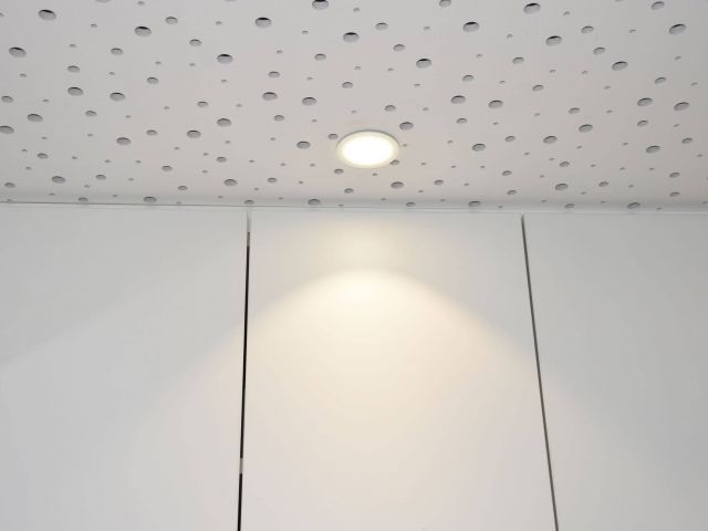 Posebna obdelava stropa v kabinetu - zvočna izolativnost